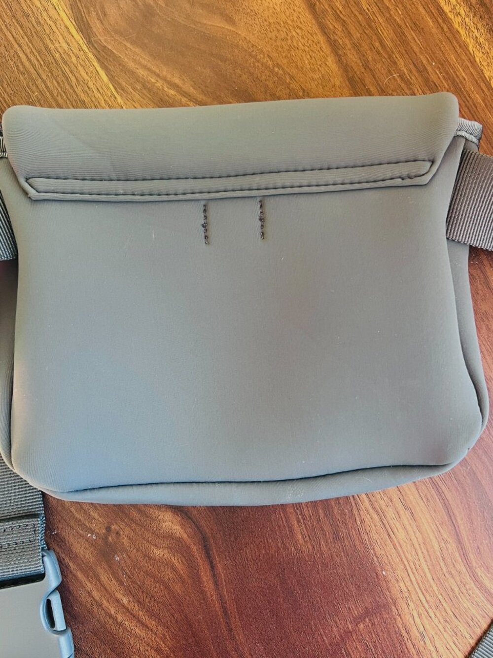 Athleta Excursion Diem Crossbody, Grey Teal, Neoprene, Sporty and Roomy! - Picture 6 of 7